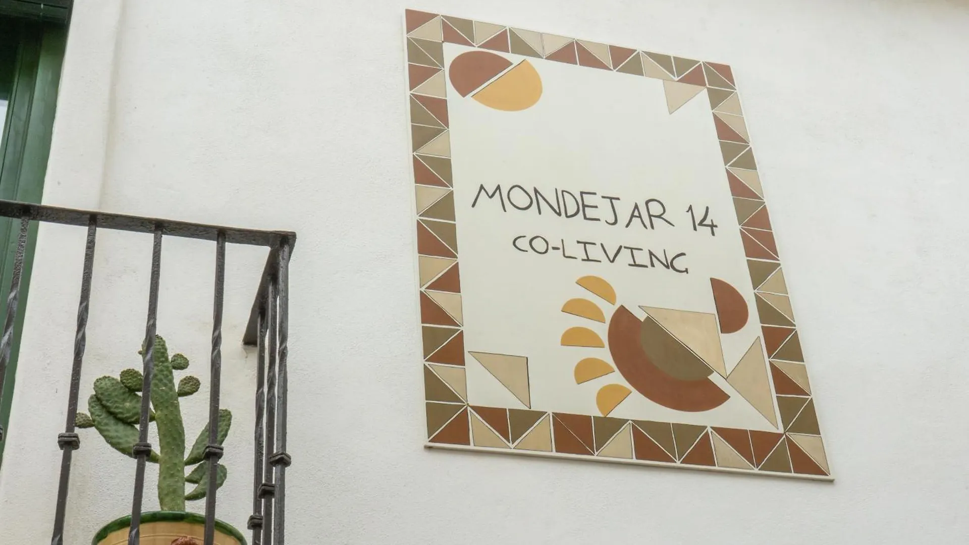 Mondejar 14 Coliving Centro 호텔 에스테포나