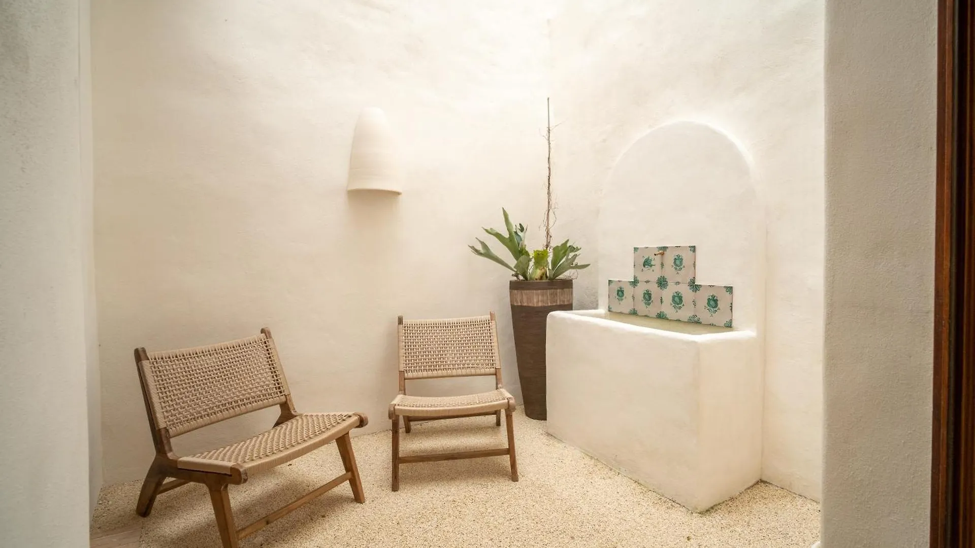 מלון אסטפונה Mondejar 14 Coliving Centro 0*,  ספרד