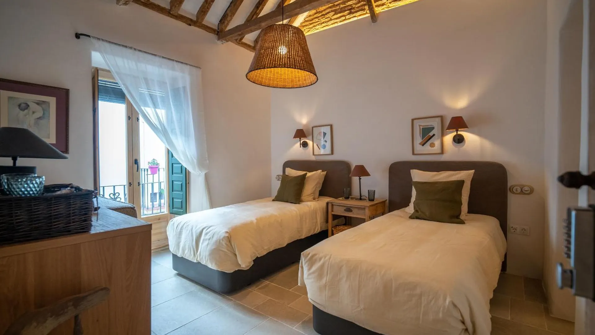 Mondejar 14 Coliving Centro 호텔 에스테포나 0*,  스페인